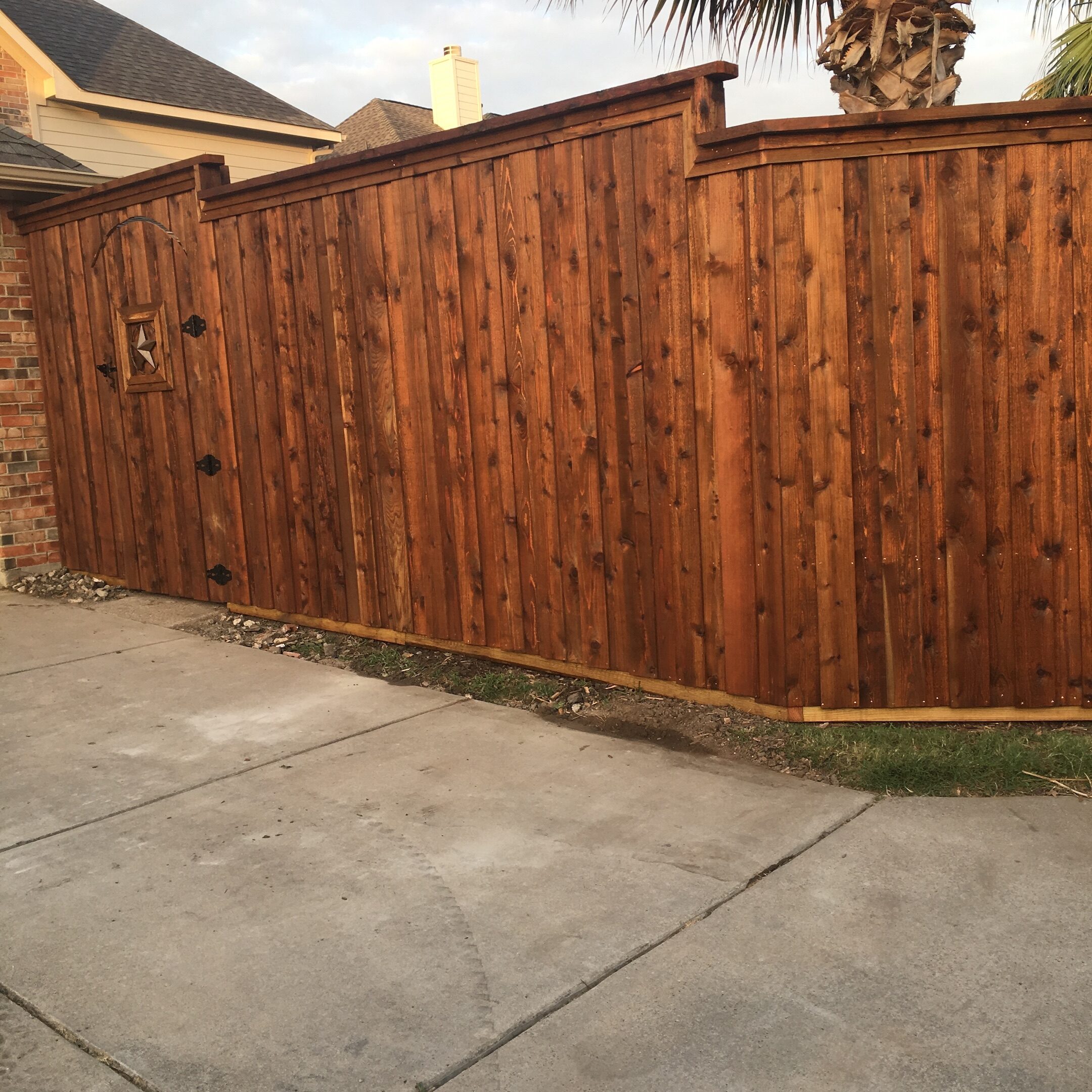 Dallas Fence Companies | Fence Replacement | Board on Board Fence Dallas